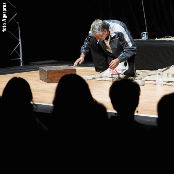 Scenarii pentru teatrul politicii româneşti. Scenarii pentru teatrul politicii româneşti.